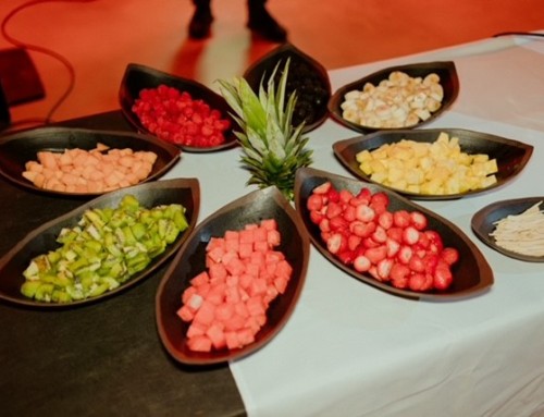 Assortiment de fruits frais pour la fontaine chocolat