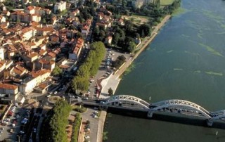 vue-aerienne-neuville-sur-Saône