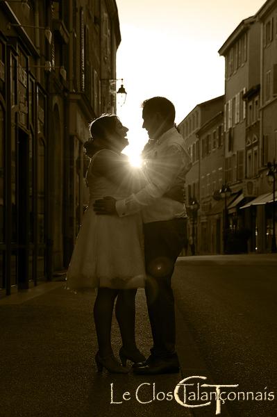 Villefranche sur Saône décors-village-intemporel-exemple-de-pose-pour-photo-de-mariage