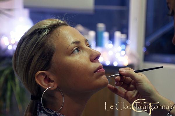 Reyrieux-photo-préparatifs-pendant-le-maquillage